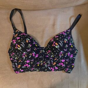 PINK Victorias Secret Large Wireless push-up bra